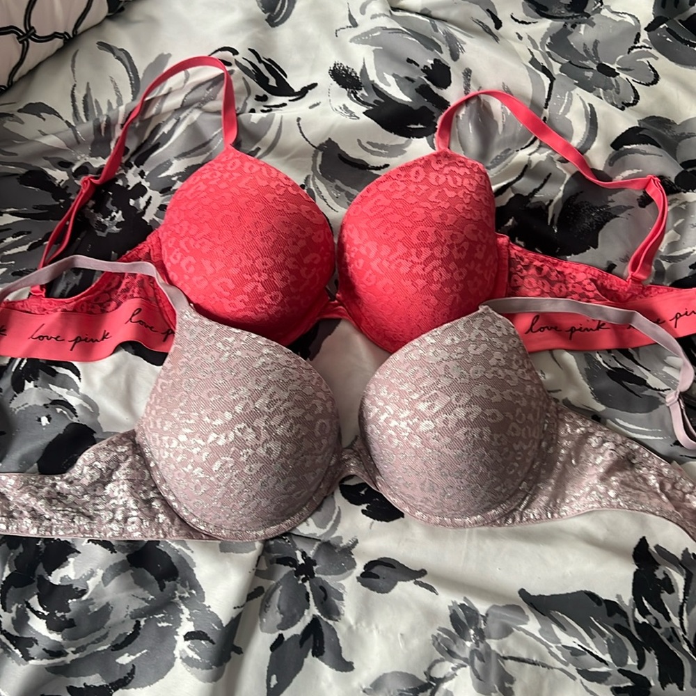 Women’s VS Pink Bras